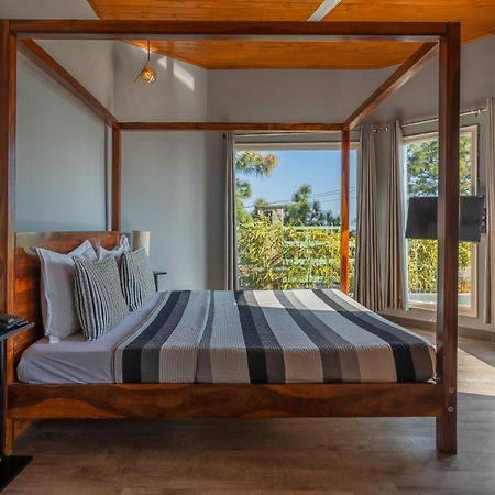 Stayvista At Serene With Outdoor Bonfire Barog Exterior photo