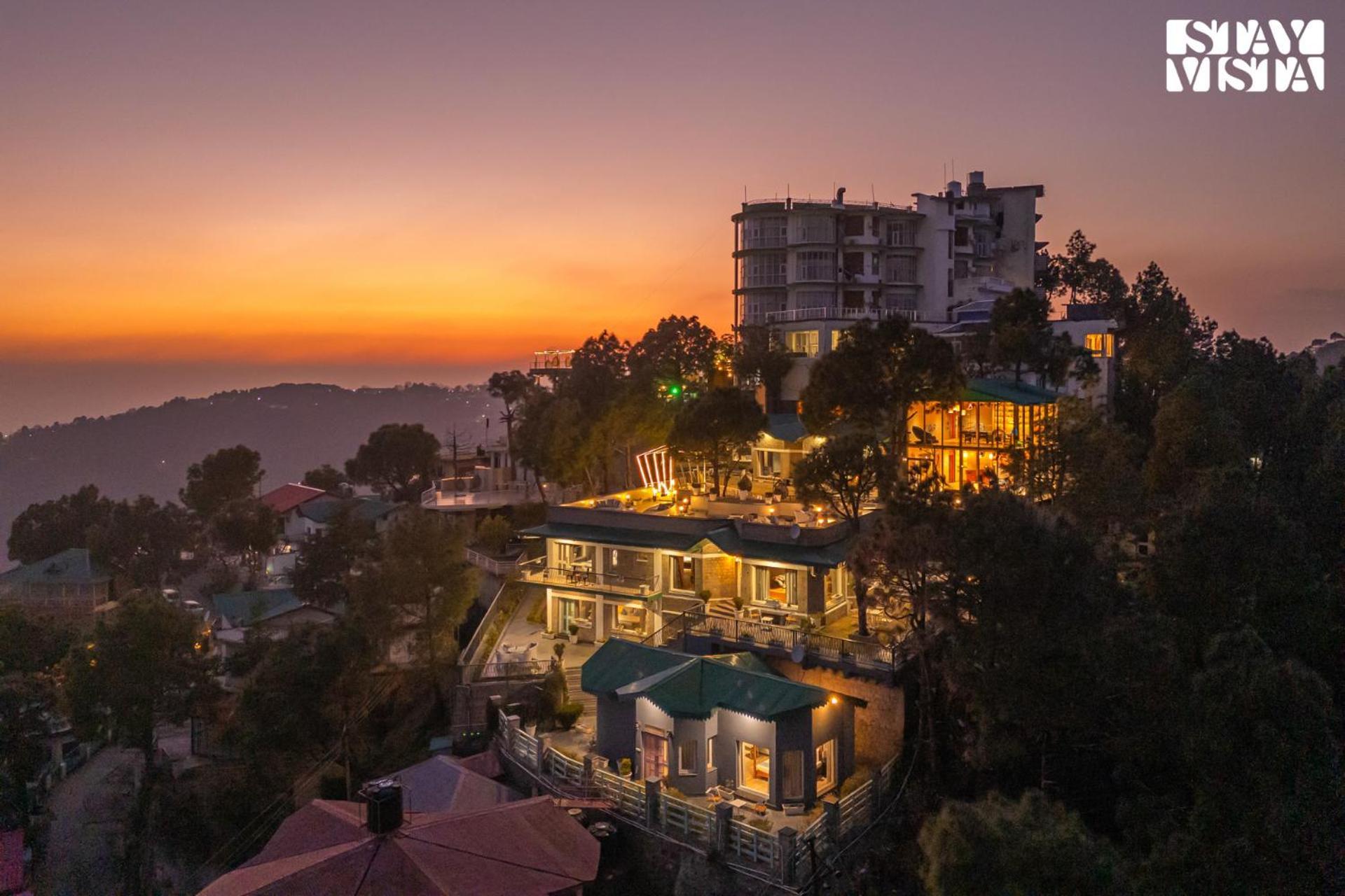 Stayvista At Serene With Outdoor Bonfire Barog Exterior photo