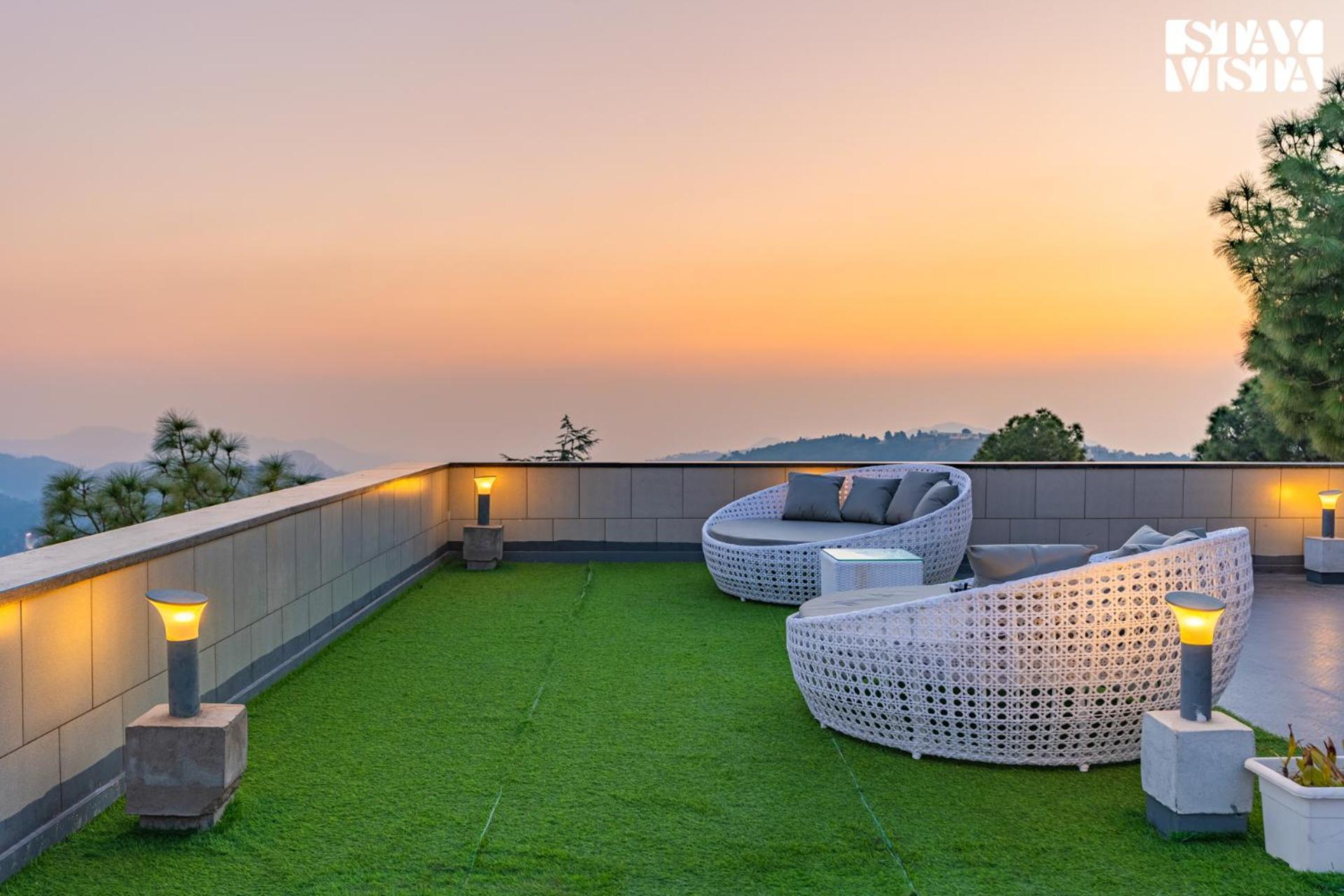 Stayvista At Serene With Outdoor Bonfire Barog Exterior photo